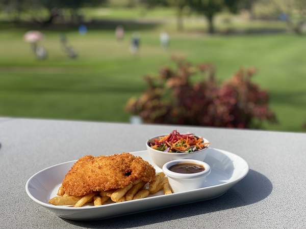 Lunch at Windaroo Lakes